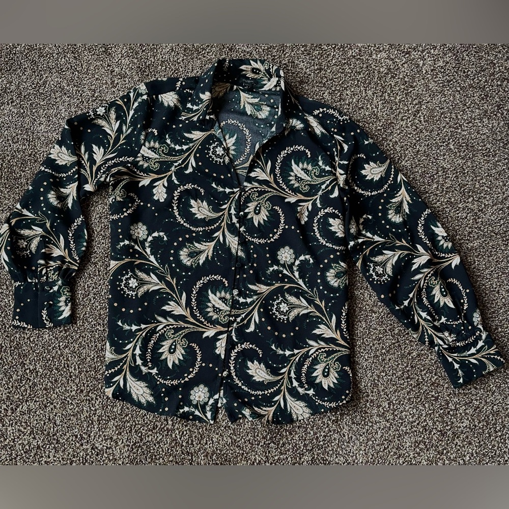 Ann Taylor Classy Patterned Blouse. Size L.